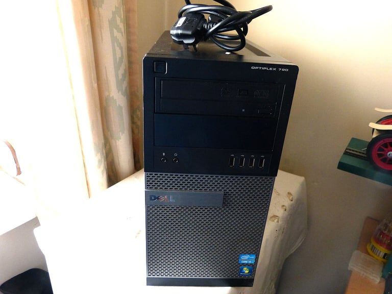 Dell 790 Desktop. For Spares ( No Harddrive or Ram )