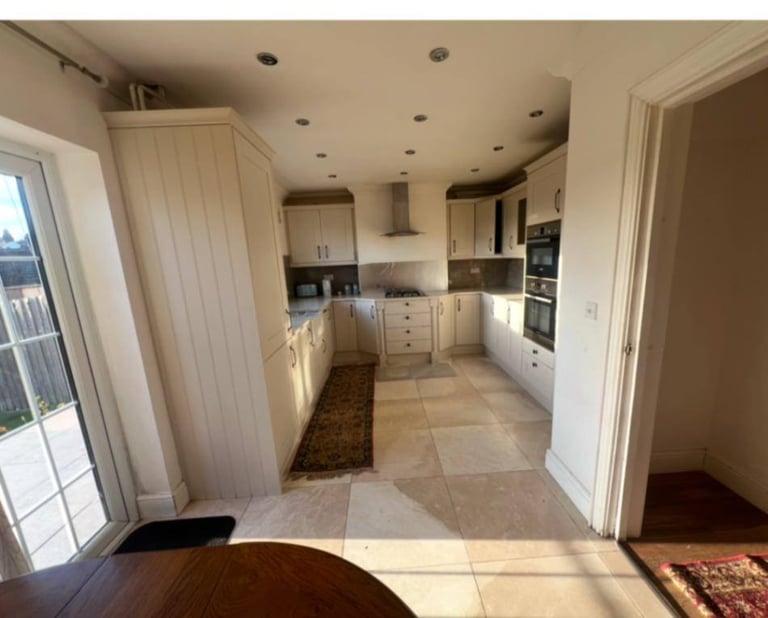 🏡 Spacious Double Room for Couple – Upton Park 🏡🗝