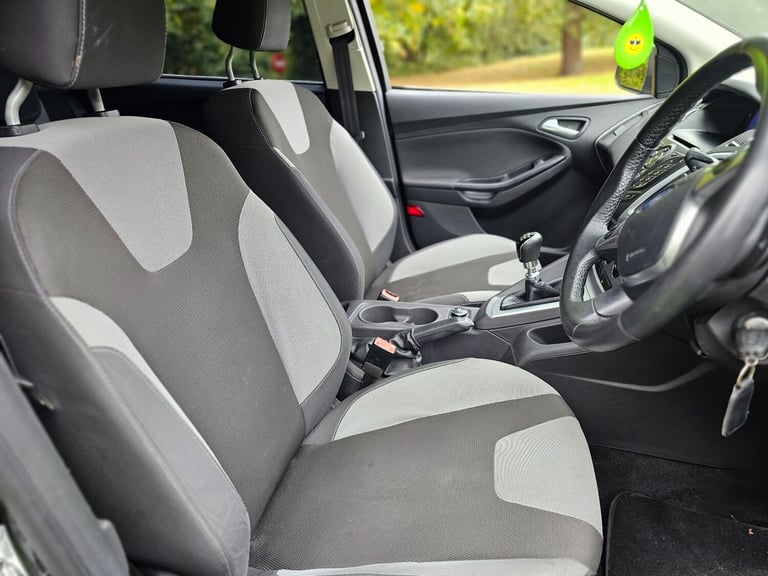2012 Ford Focus 1.6 TDCi Zetec Hatchback 5dr Diesel Manual Euro 5 (s/s) (115 ps) HATCHBACK Diesel...