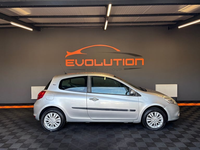 2010 Renault Clio 1.2 16V I-Music 3dr HATCHBACK Petrol Manual