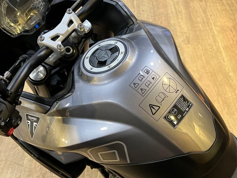 2025 Triumph Tiger 800 Sport PREMIUM Petrol black 6 Speed
