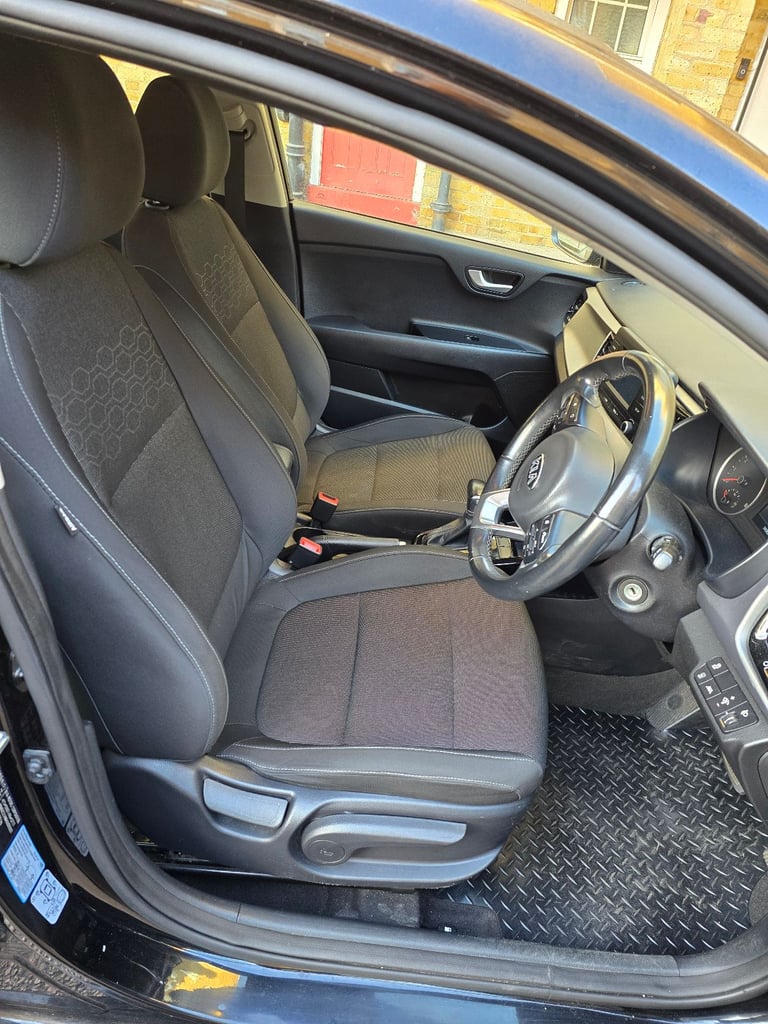 Kia, RIO, Hatchback, 2017, Other, 1368 (cc), 5 doors
