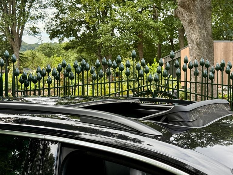 2023 Volkswagen TIGUAN R- Line Pan/r Cameras Full Service History heated steering