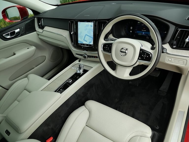 2022 Volvo XC60 2.0h T6 Recharge 18.8kWh Inscription SUV 5dr Petrol Plug-in Hybrid Auto AWD SUV H...