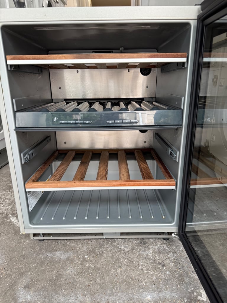 MIELE KWT4154UG1 BUILT IN WINE COOLER WITH WARRANTY  
