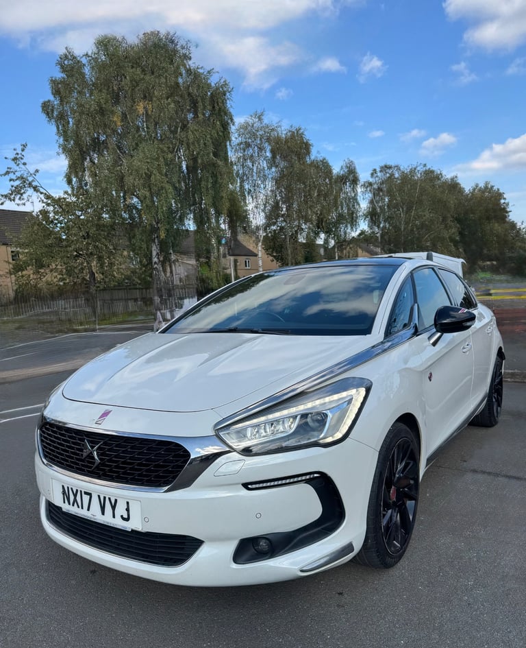 2017 DS5 2.0 BLUEHDi 180 BHP Performance Line – Luxury ** Performance! 