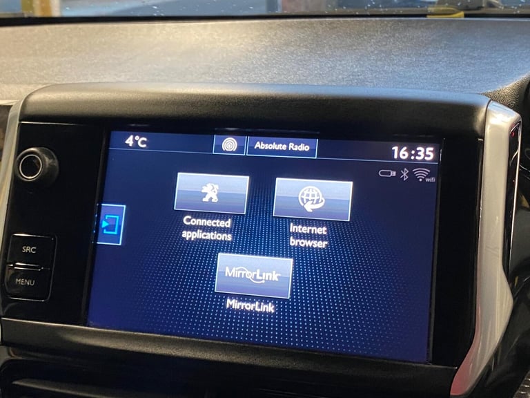 PEUGEOT 208 1.2 PureTech GT Line 2015