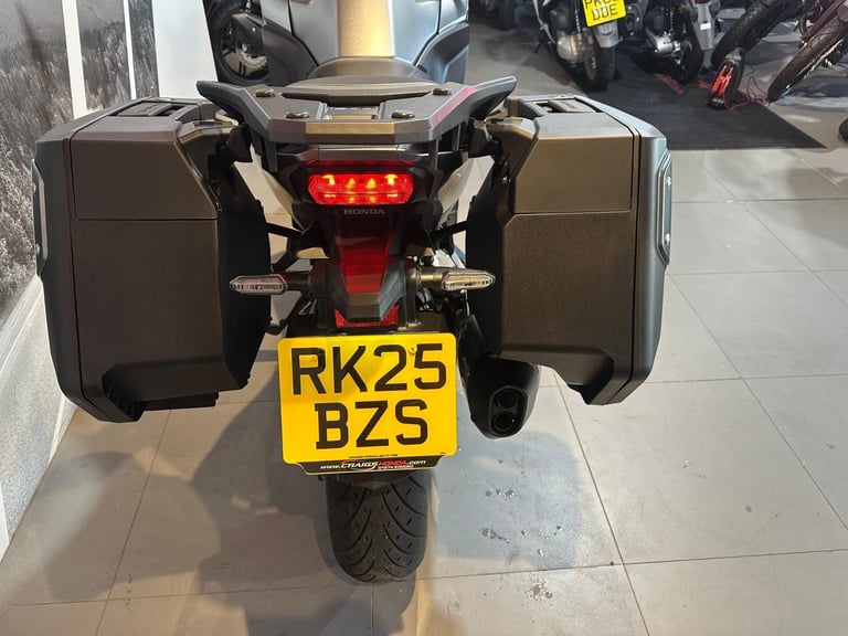 Honda NT 1100 DCT 2025 with 1644 miles + Panniers 