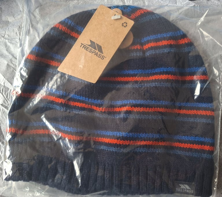 image for BRAND NEW - Trespass Beanie Hat (adult size) - RRP £16 - BARGAIN