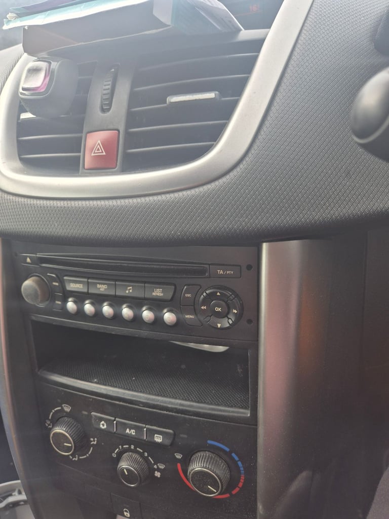 Peugeot, 207, Convertible, 2010, Manual, 1598 (cc), 2 doors
