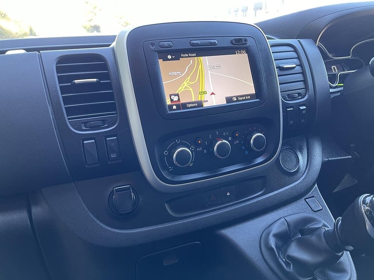2020 Renault Trafic 2.0 dCi ENERGY 30 Business SWB Standard Roof Euro 6 (s/s) 5dr PANEL VAN Diese...