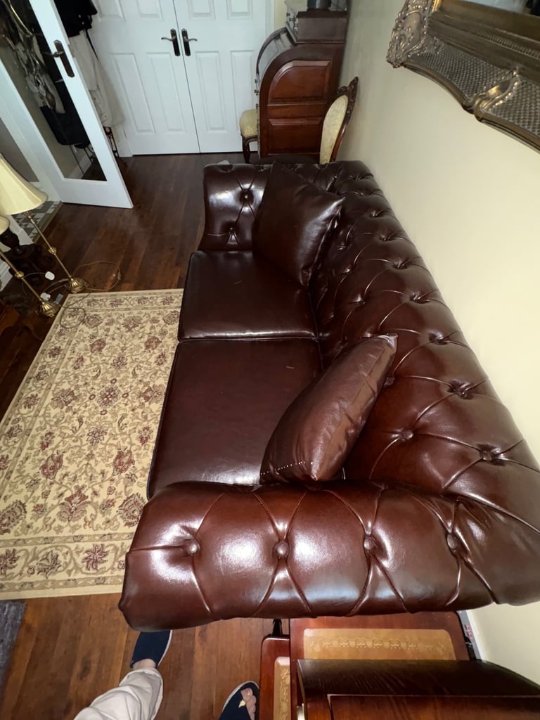 Henbury chesterfield sofa