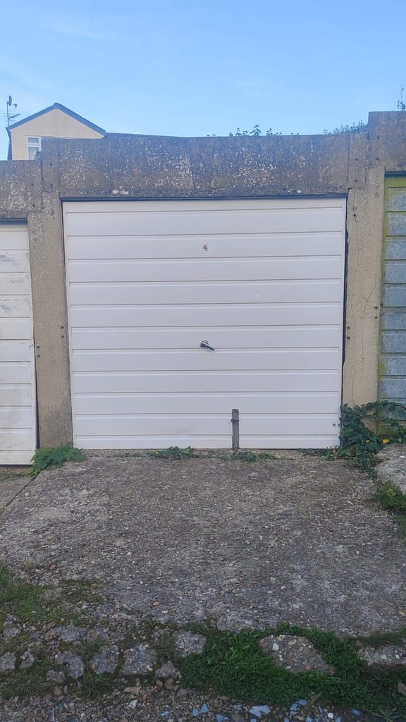Garage to let Exmouth