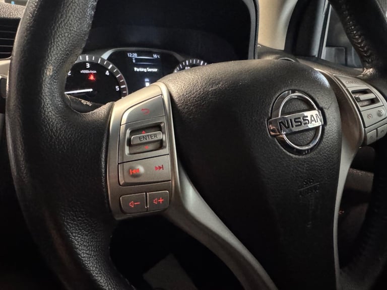 2018 Nissan Navara 2.3 dCi Tekna 4WD Euro 6 (s/s) 4dr PICK UP Diesel Manual