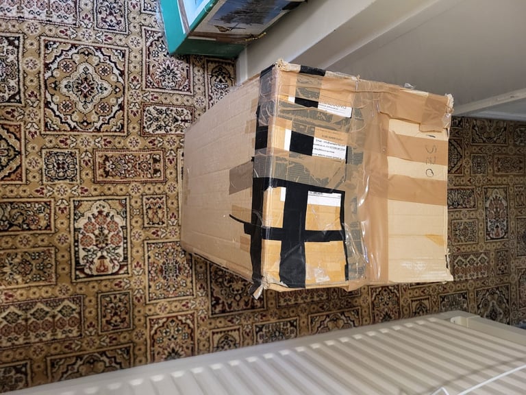 6ft Christmas tree and decorations 