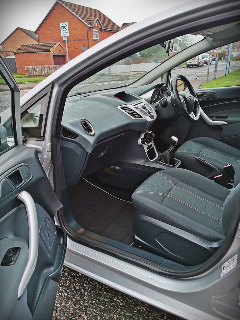 2011 FORD FIESTA ZETEC...ULEZ...1.2 PETROL...90 BHP...3 OWNERS...FSH...FULL MOT(NO ADVISORY)