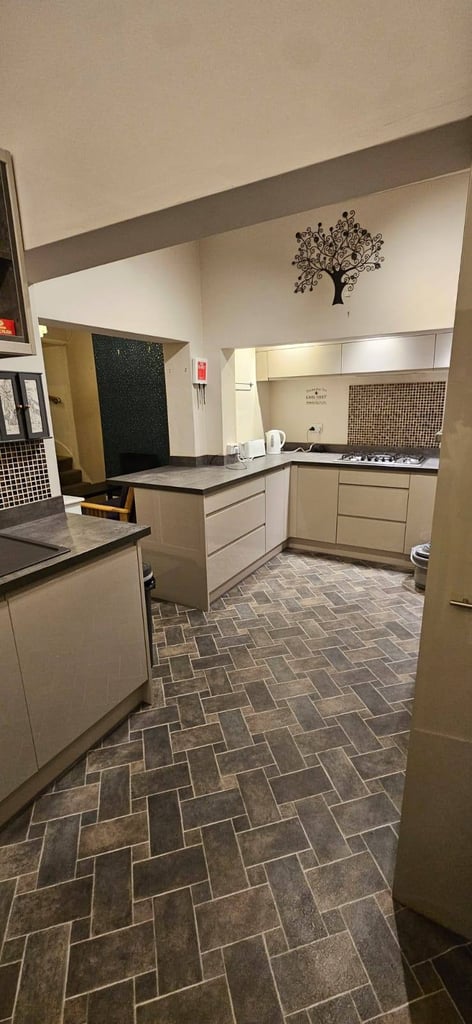 Supported accommodation Rooms to let B25