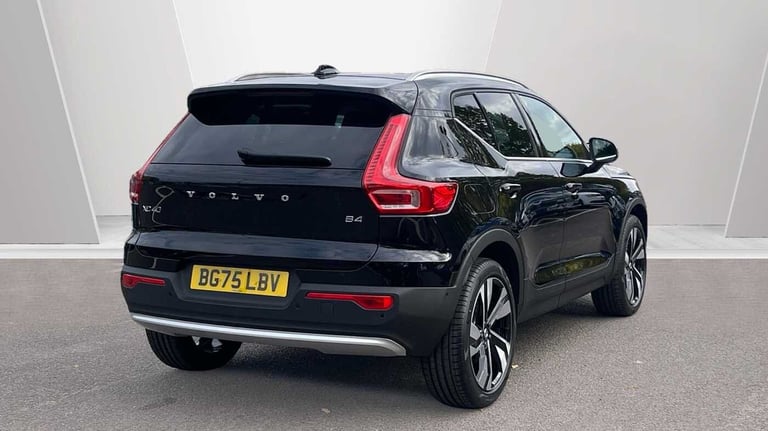 2025 Volvo XC40 2.0 B4P Ultra Dark 5dr Auto SUV Petrol Automatic