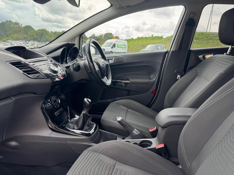 2013 Ford Fiesta 1.0T EcoBoost Titanium Euro 5 (s/s) 5dr HATCHBACK Petrol Manual