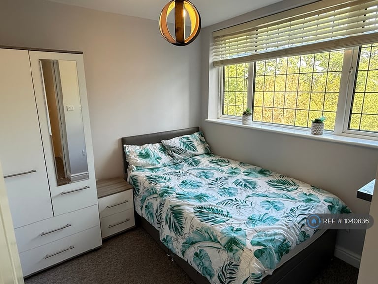 1 bedroom in Barrow Hill Close, Worcester Park, KT4 (#1040836)