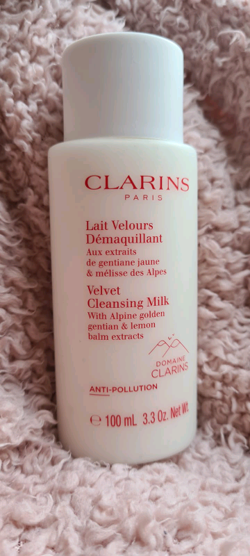 Clarins cleansing milk