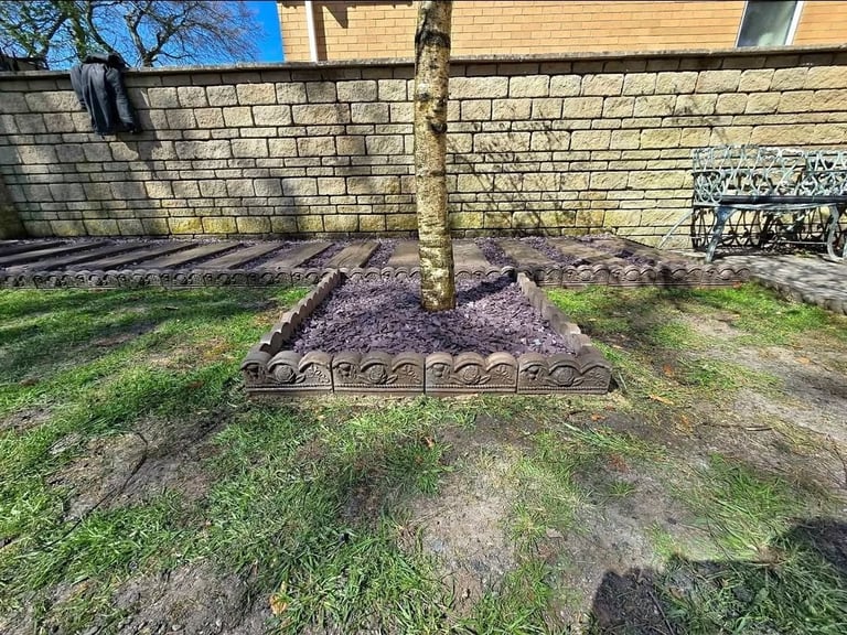 Concrete rosehill single side edging kerb in strong grey colour