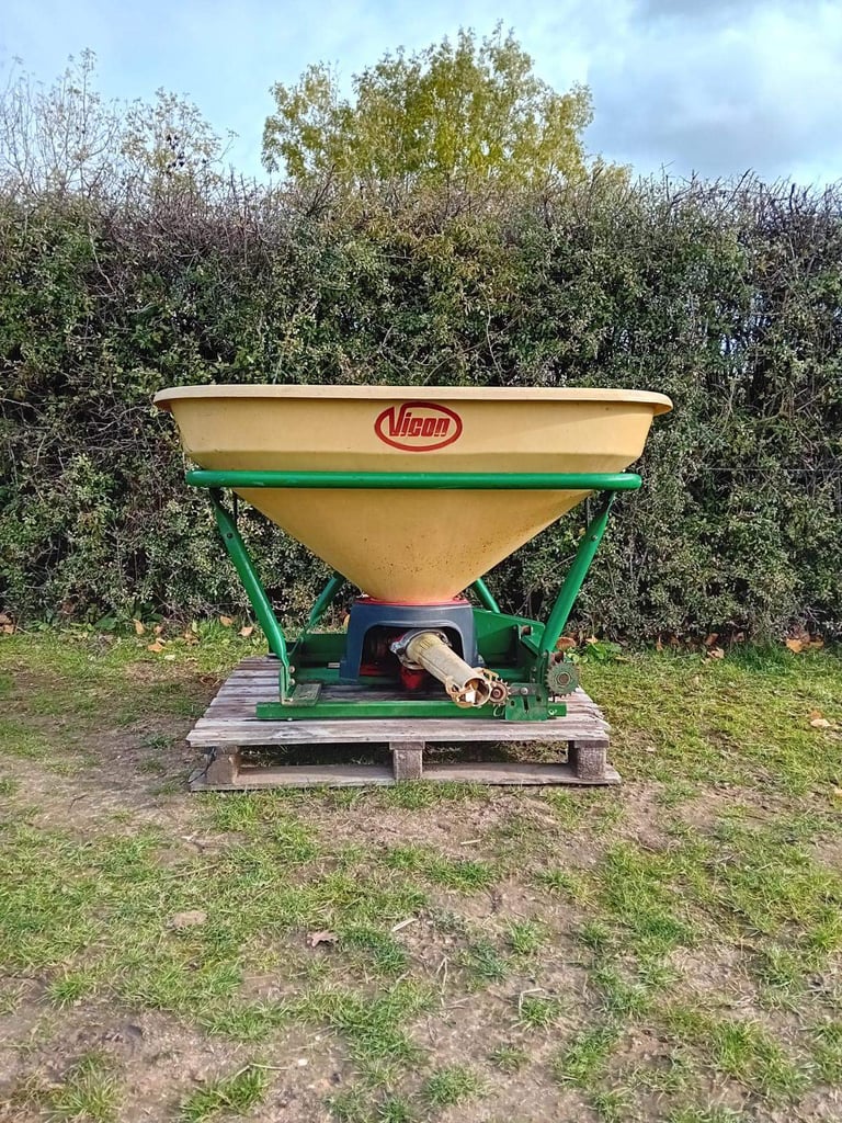 image for Vicon Cushman Turf Truckster Mounted Fertiliser Spreader