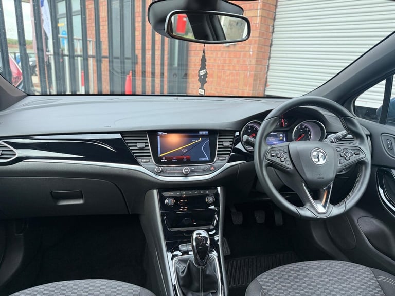 2016 Vauxhall Astra 1.4i Turbo SRi Nav Euro 6 5dr HATCHBACK Petrol Manual