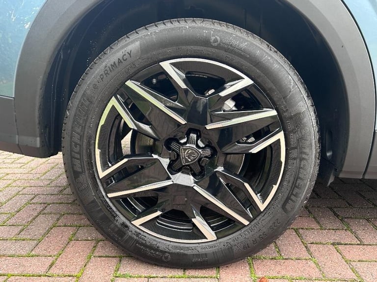 2025 Peugeot 5008 1.2 Hybrid Gt Suv 5dr Petrol Hybrid E Dsc6 Euro 6 (s/s) (136 Ps) HATCHBACK Petr...