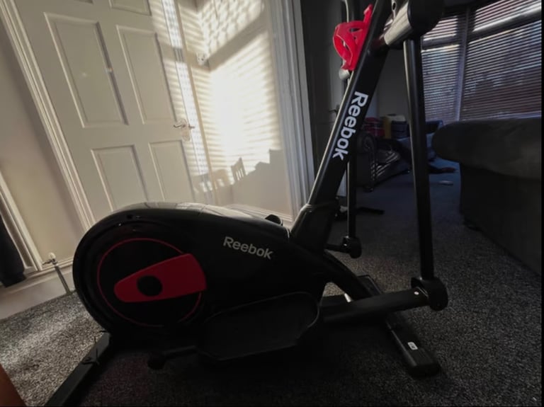 image for Reebok G40s cross trainer