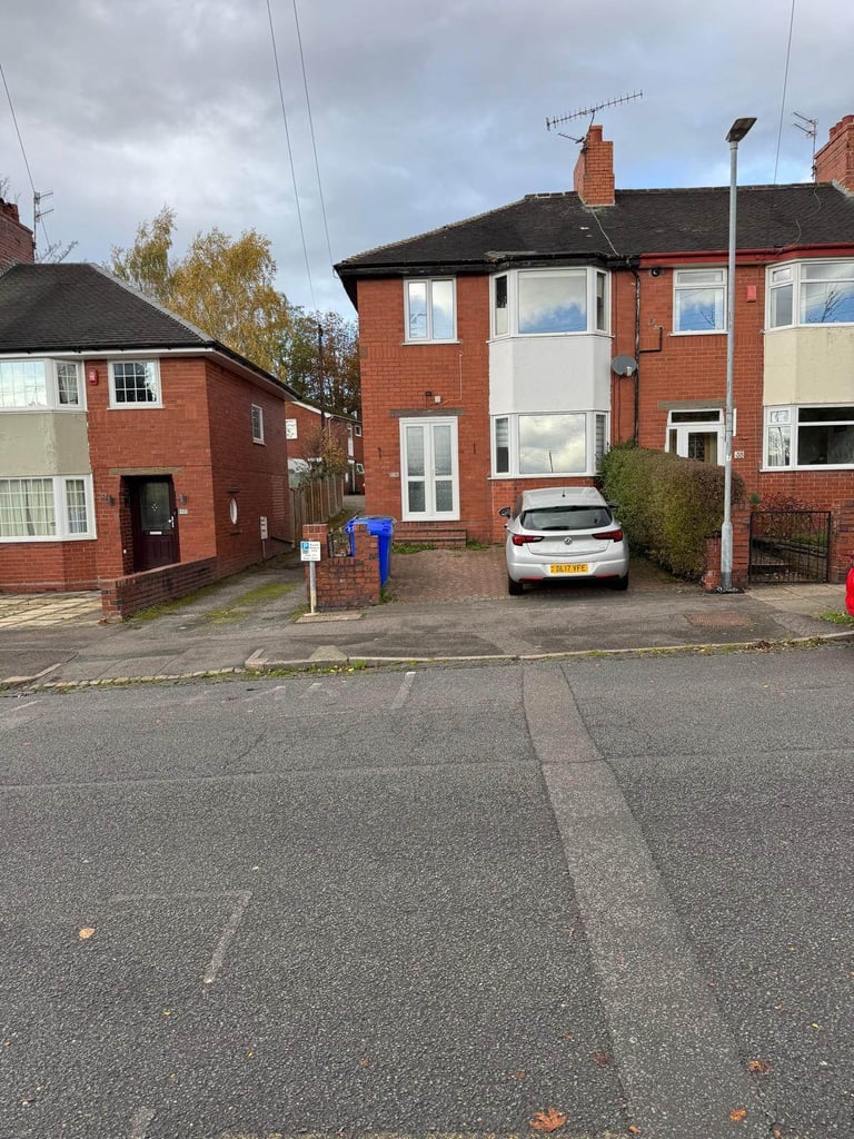 House for rent stoke on trent near hospital 