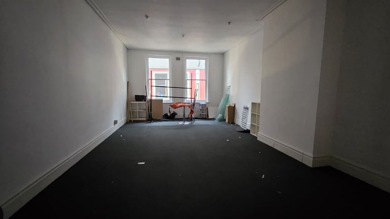 700 Sq foor shop to let in the beautiful Victoria Aracade in Walsall Town Centre