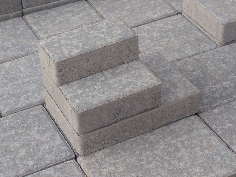 Marshalls Lunar Concrete Paving Blocks - Small Rosa 160x80x50mm - Pack of 8
