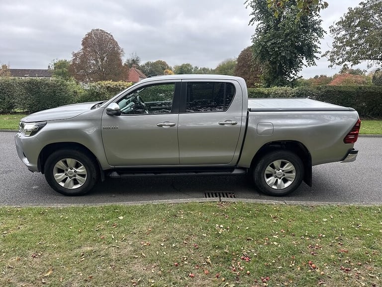 2020 Toyota Hilux D-4D Icon Pickup Diesel Manual