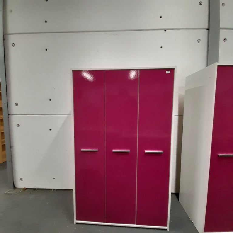White and pink 3 door wardrobe 105cm x 50cm x 172cm, Ref:19594