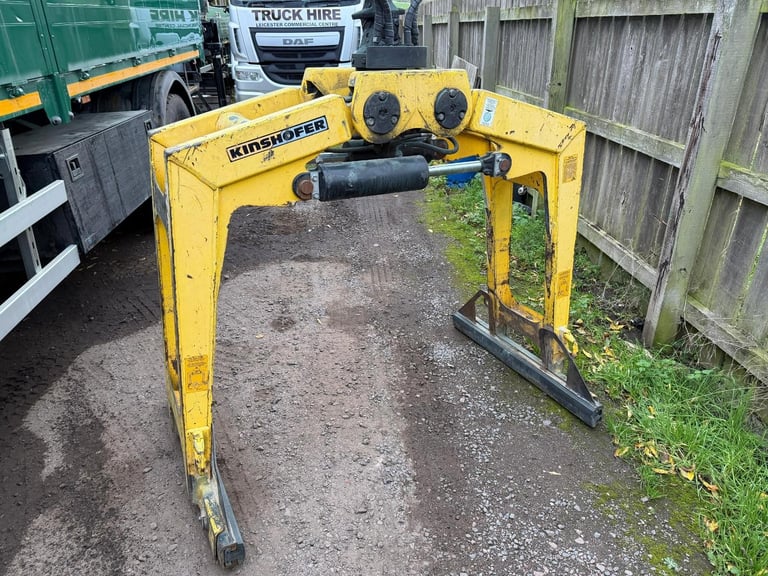 2015 DAF LF55.220 18T WITH HMF 1210 CRANE