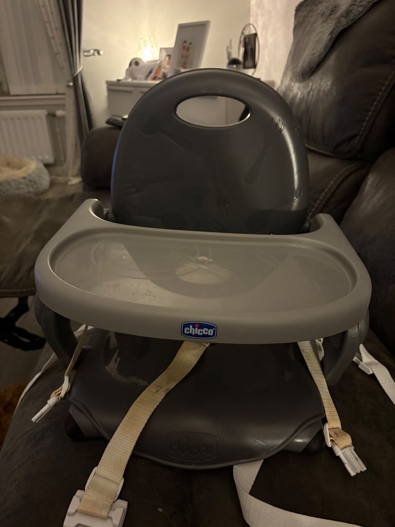 image for CHICCO POCKET SNACK BOOSTER SEAT