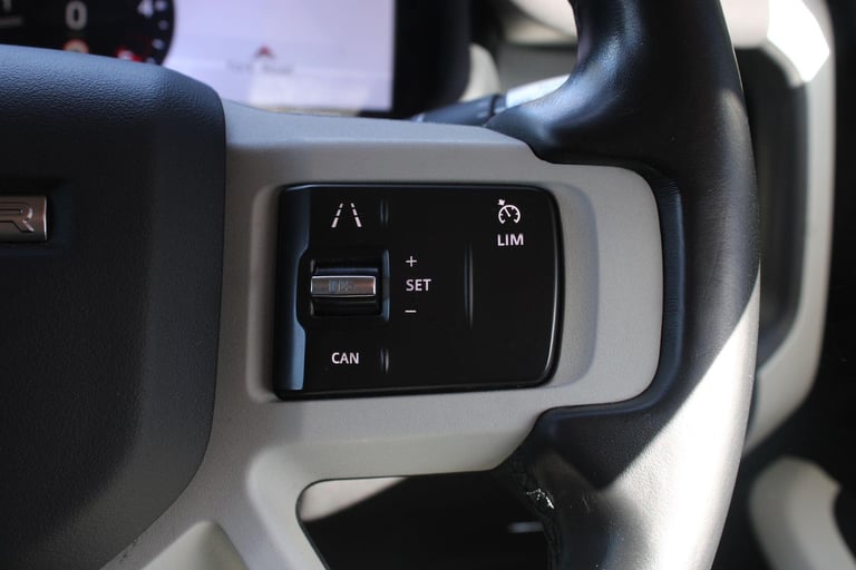 2021 Land Rover Defender 110 3.0 D250 MHEV SE Hard Top SUV Auto 4WD MWB Euro 6 (s/s) 5dr PANEL VA...
