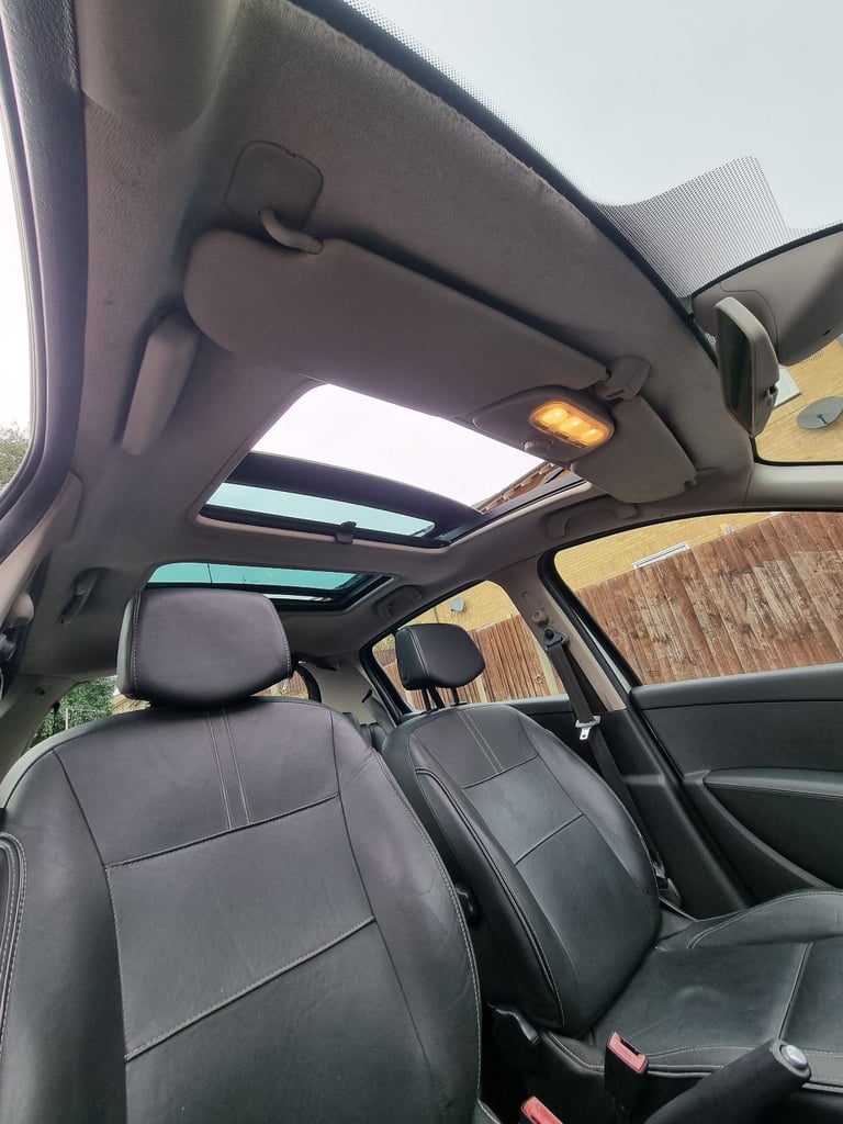 Renault, CLIO, Hatchback, 2010, Other, 1598 (cc), 5 doors