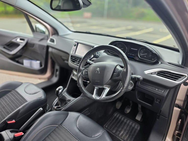 2012 Peugeot 208 1.4 VTi Allure Euro 5 3dr HATCHBACK Petrol Manual