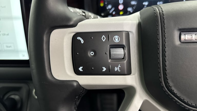 2025 Land Rover Defender 3.0 D350 X-Dynamic HSE 110 5dr Auto ESTATE DIESEL Automatic