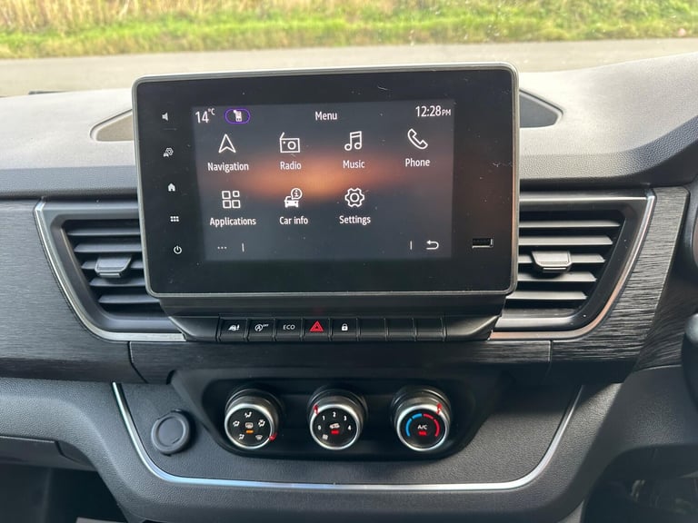 2022 Renault Trafic 2.0 dCi Blue LL30 Sport L2 H1 Euro 6 (s/s) 5dr PANEL VAN Diesel Manual