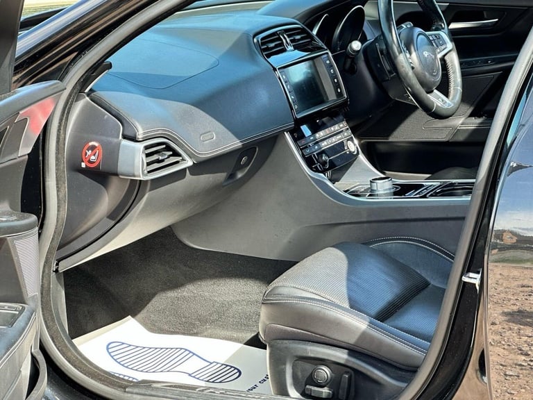 2015 Jaguar XE 2.0d R-Sport Auto Euro 6 (s/s) 4dr Saloon Diesel Automatic