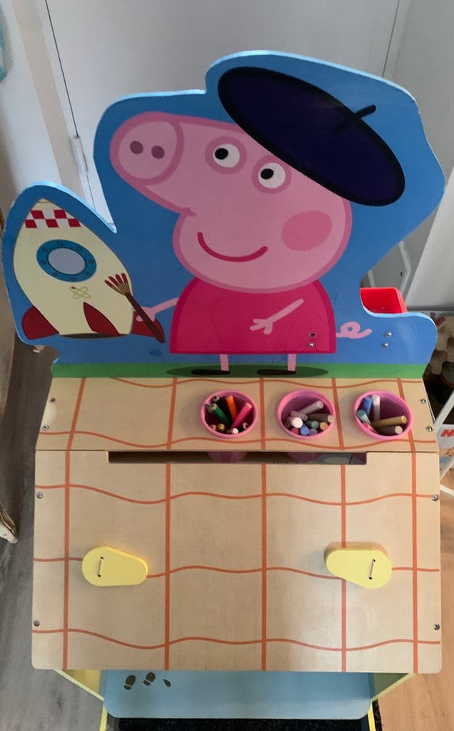 Peppa pig easel chalkboard
