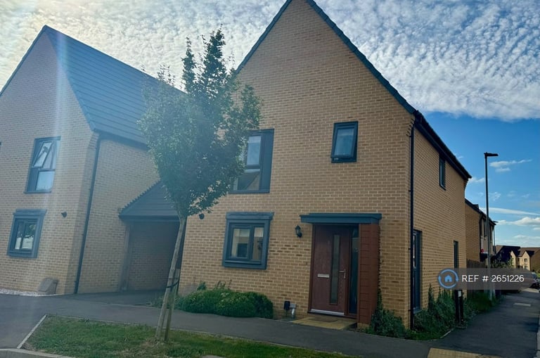 3 bedroom house in Heron Road, Northstowe, CB24 (3 bed) (#2651226)