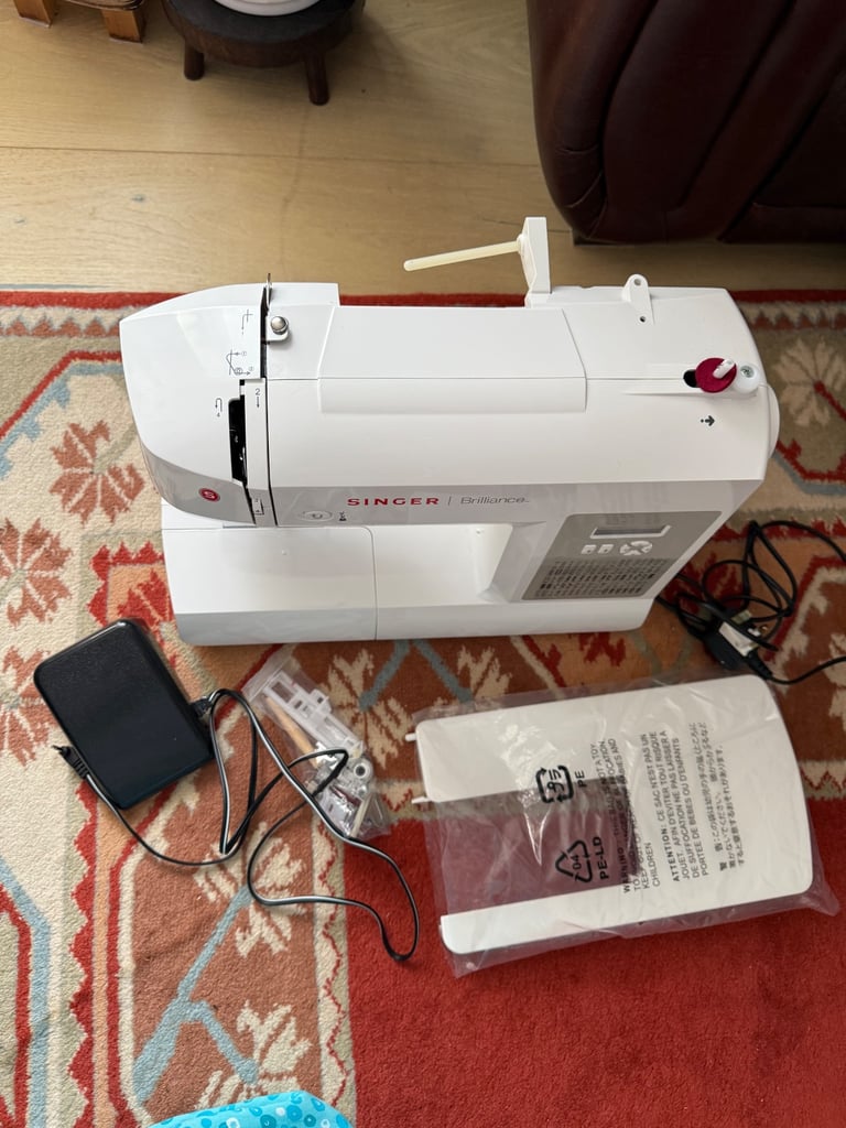  The Singer Brilliance 6180 sewing machine 