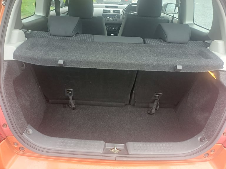 SUZUKU SWIFT 1.3 GL VERY LOW MILES SERVICE HISTORY OUTSTAND CAR