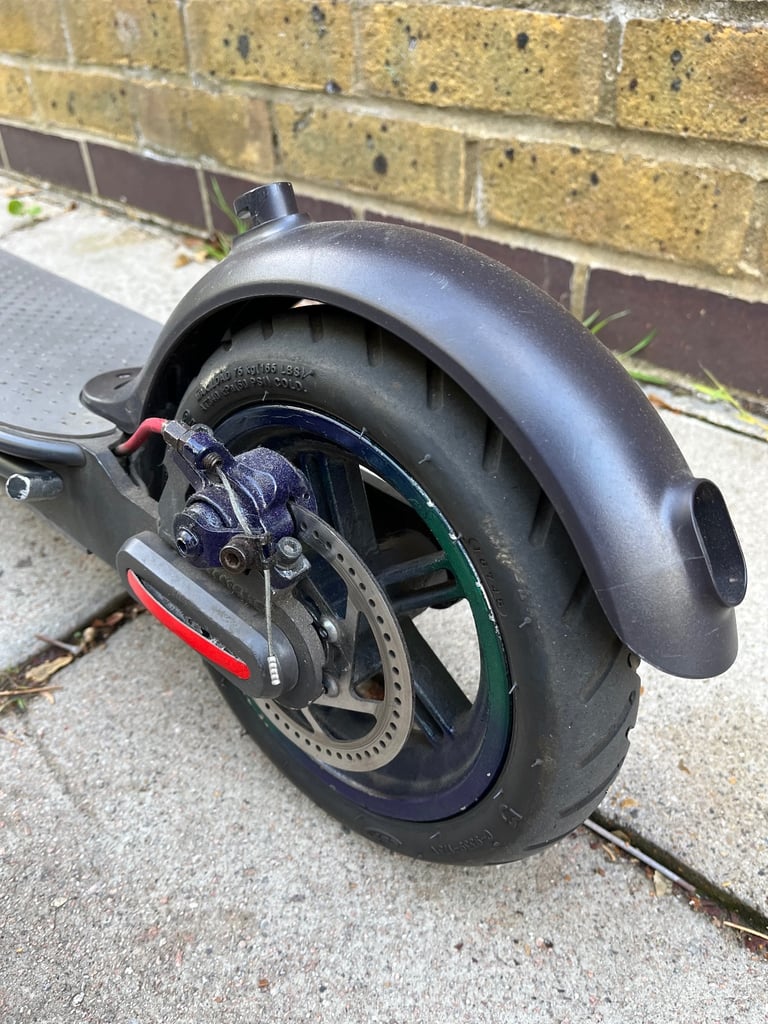 Xiaomi M365 electric scooter £100 With charger included