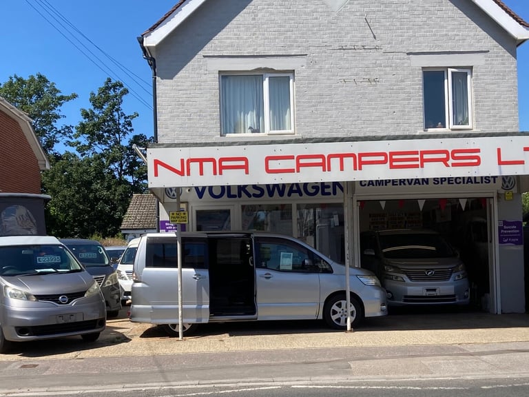 2010 Nissan Serena 2.0 PETROL AUTOMATIC 8 SEATER VERY LOW MILES ULEZ COMPLIANT