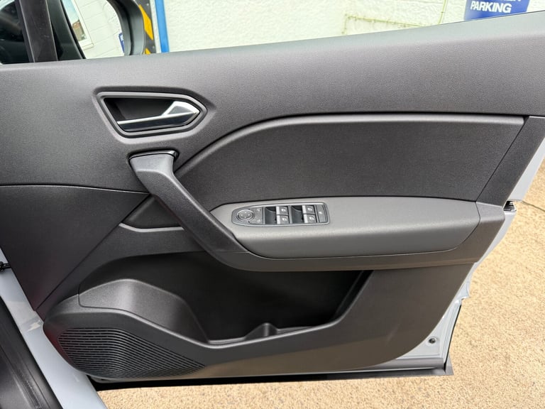 2025 Renault Captur 1.0 TCE 90 Evolution 5dr, UNDER 10 MILES, SEPTEMBER 2028 RENAULT WARRANTY,  H...